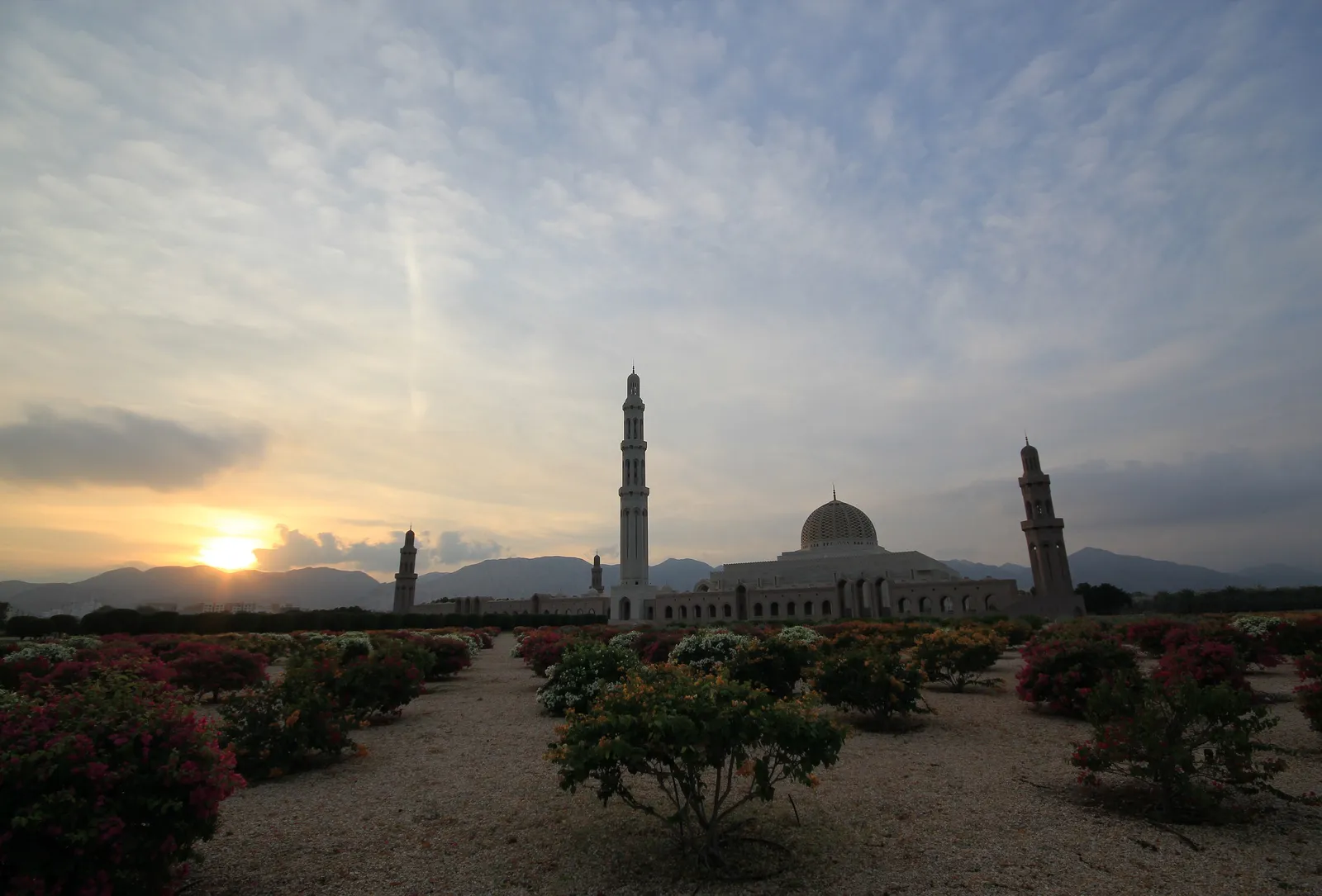 The Sultan Qaboos Grand Mosque in Muscat at sunset